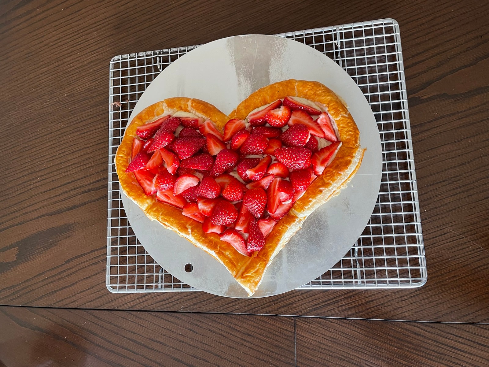 Muttertagsherz mit Erdbeeren - Einfach Backen – Marcel Paa